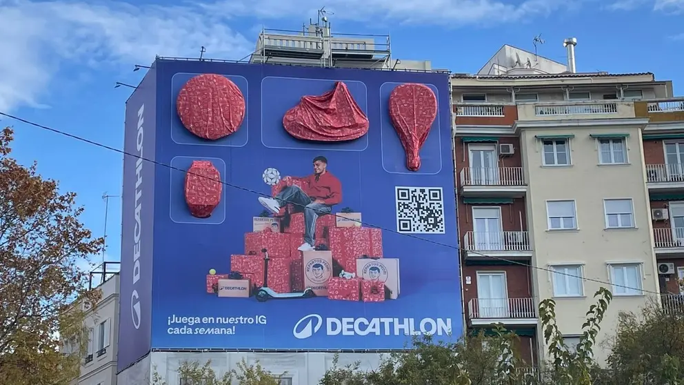 Pedri y Decathlon desatan la locura navideña con "Repartos Imposibles": De Kayaks a Calendarios de Adviento Gigantes