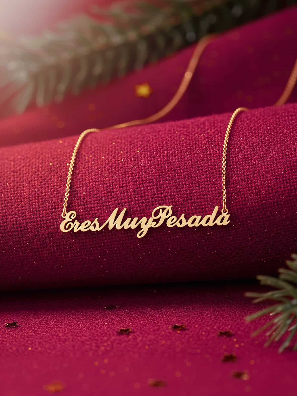 Singularu Lanza "Charms" con Sarcasmo: La Joya que Responde por Ti en Navidad
