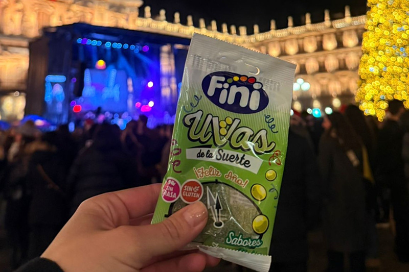 Cobertura Dulce y Estratégica: Fini Golosinas Lidera la Activación de Marca en el Fin de Año Universitario de Salamanca