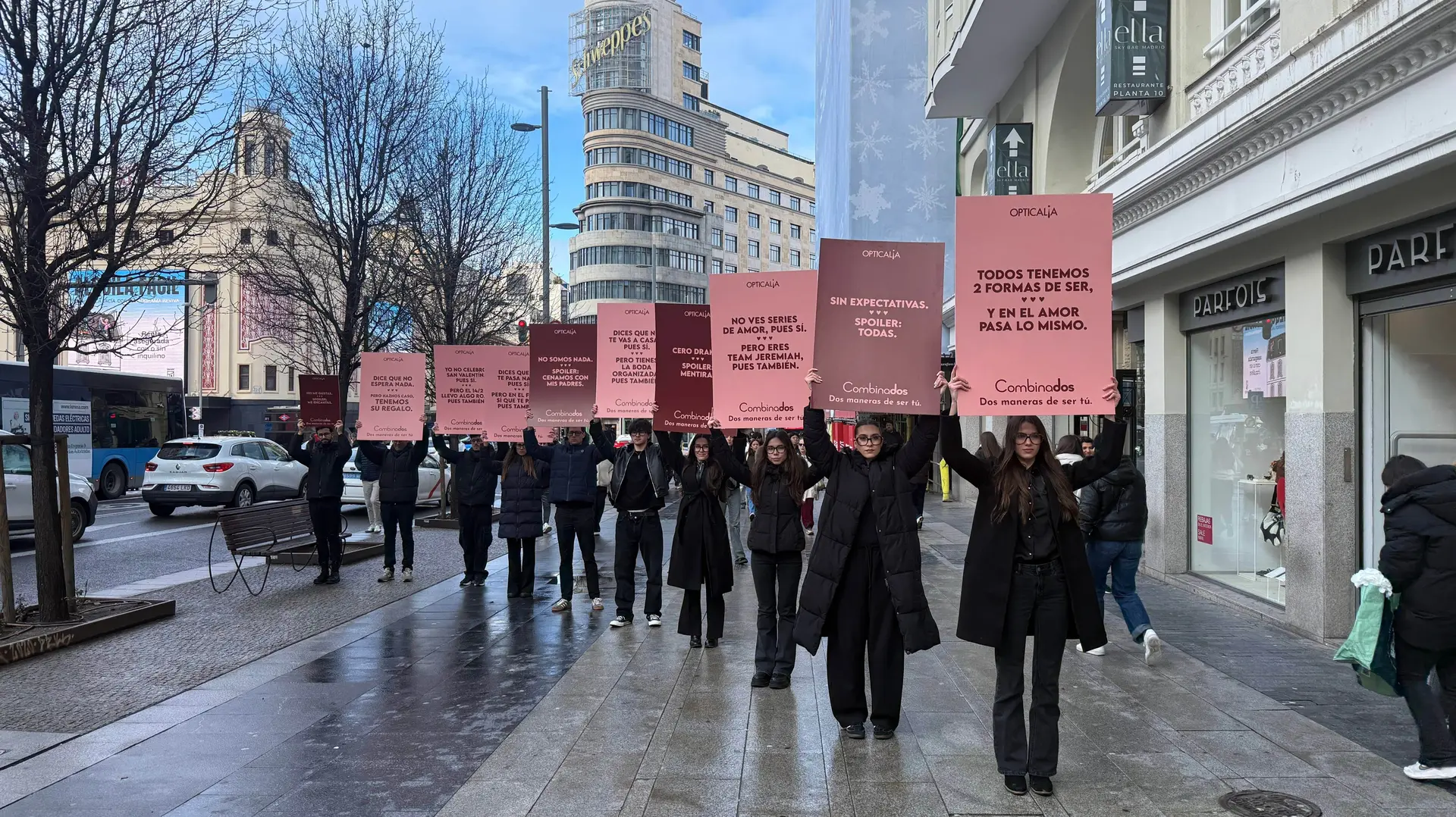 Opticalia lleva a la calle las contradicciones del amor con su nueva acción de 'Street Marketing'