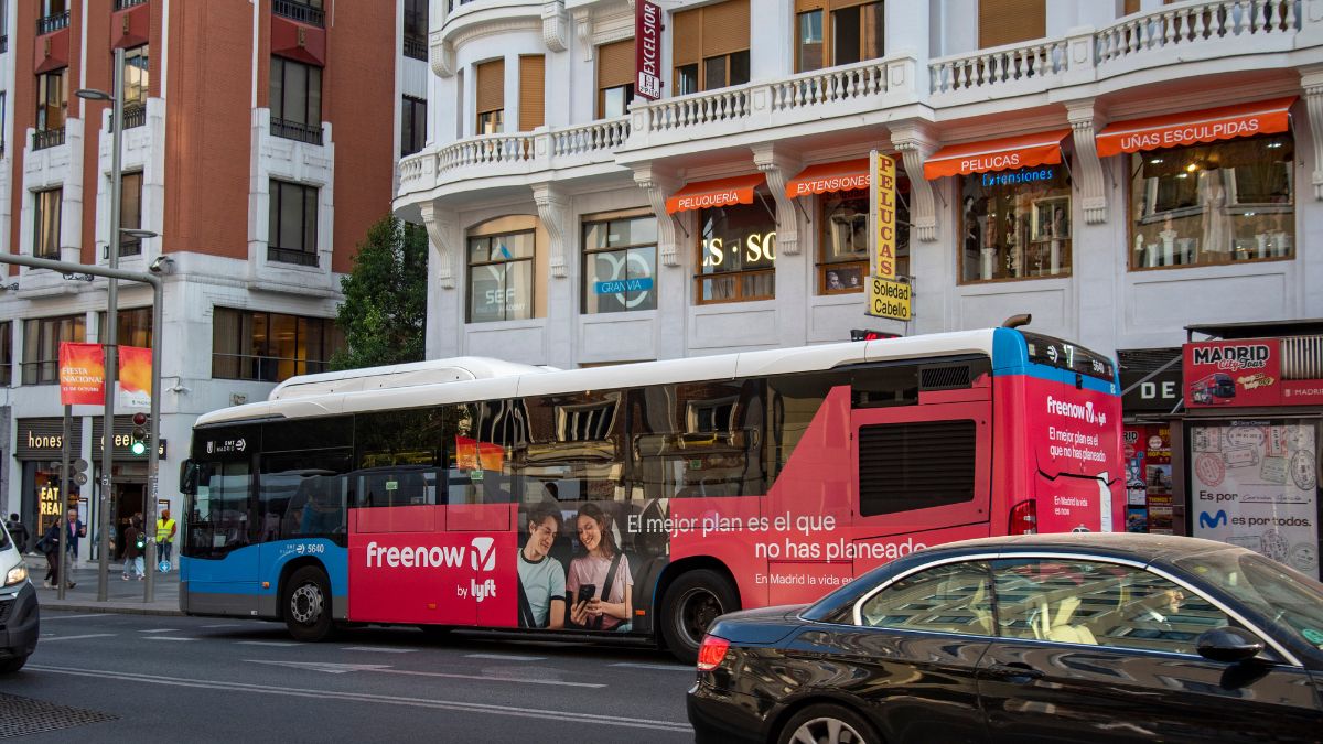 Freenow by Lyft Estrena Nueva Imagen de Marca con una Campaña que Celebra el Dinamismo de Madrid